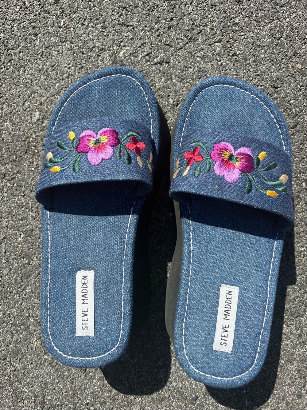 Steve Madden Denim Platform Slide Sandals with Floral Embroidery, size 8 - Picture 2 of 3
